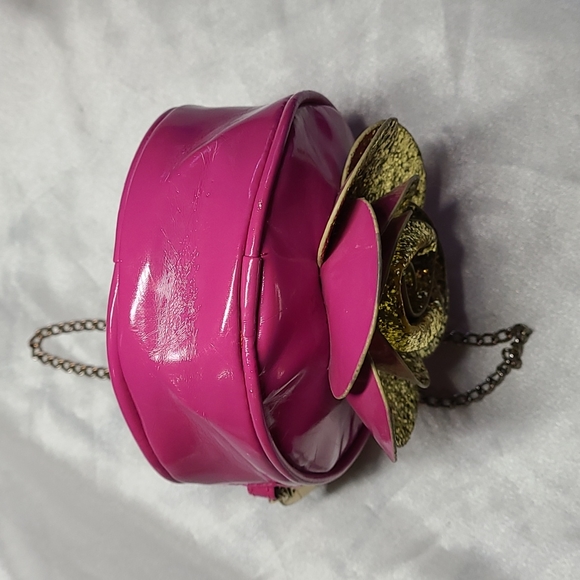 Sold- H&M Small Flower Purse - Picture 7 of 11